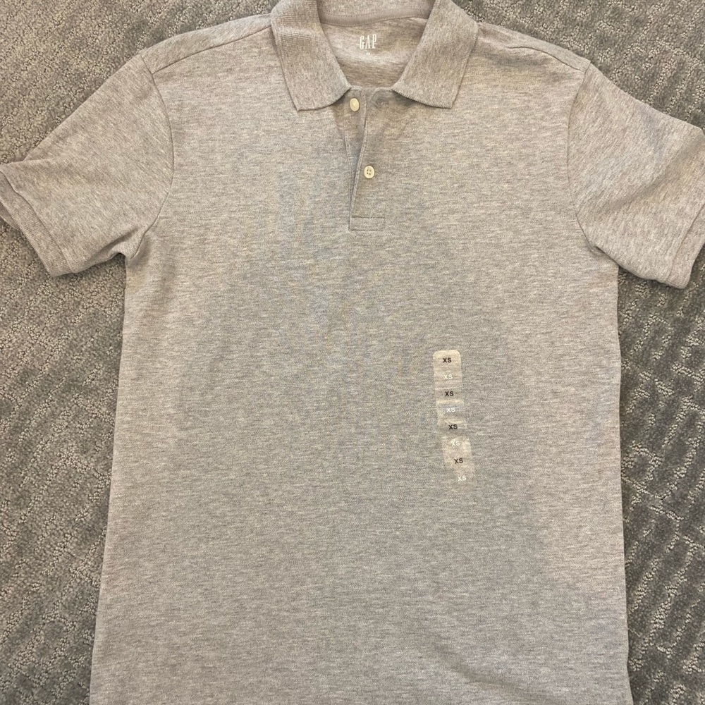 Gap men’s gray polo, size XS, new with tags